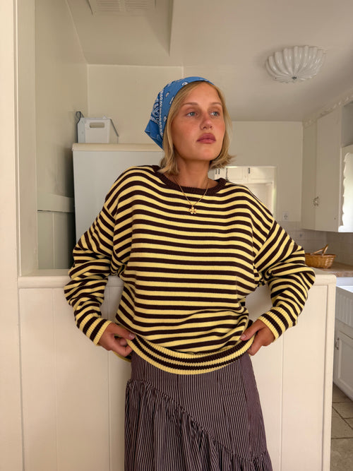 "I Can't Believe it's Not Vintage" Crewneck - Golden Stripe